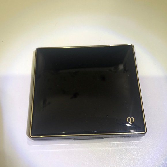 Cle de Peau Eyeshadow Palette - Picture 5 of 5